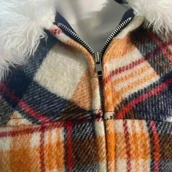 Vintage Women’s Size XS Wool Plaid Jacket with Faux Fur Edged Collar and Wrists - Picture 3 of 10